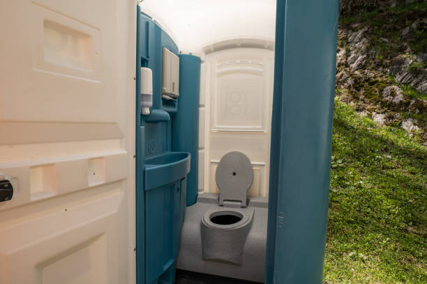 Best Portable restroom trailer rental  in Mount Pleasant, MI